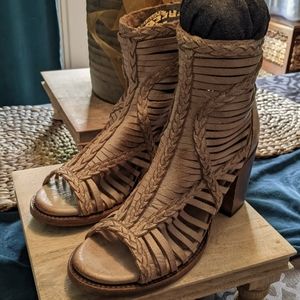 Freebirds by Steven Bela